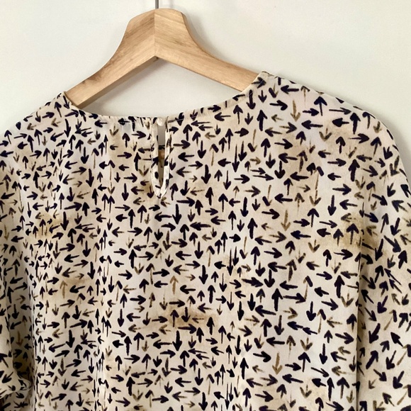 Sioni Von Maur Women’s Arrow Print 3/4 Pleated Bell Sleeve Blouse size S career - Picture 9 of 12